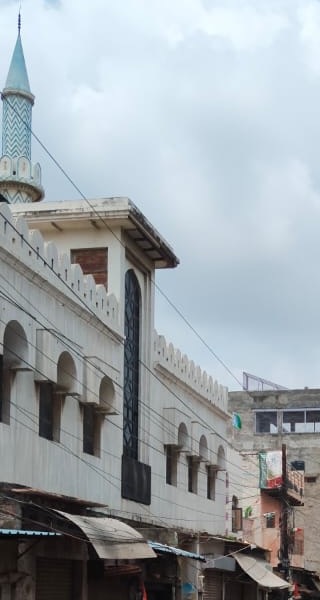 Madarse Wali Masjid, Raja Mandi Besan Ki Basti